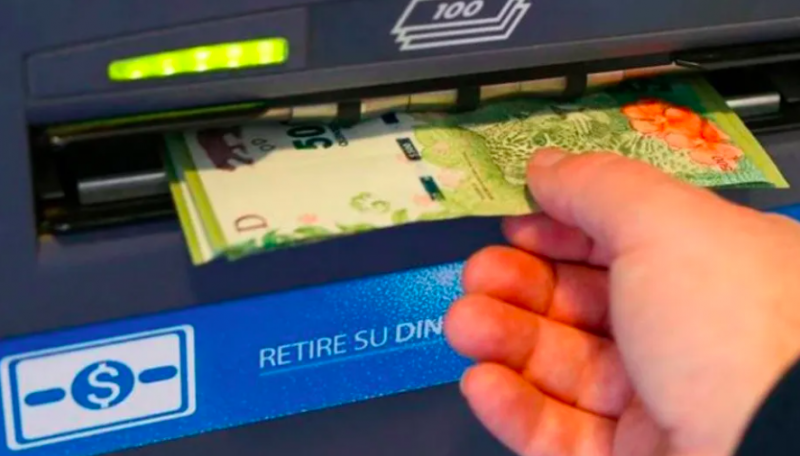 IFE, AUH y AUE: Quines cobran esta semana